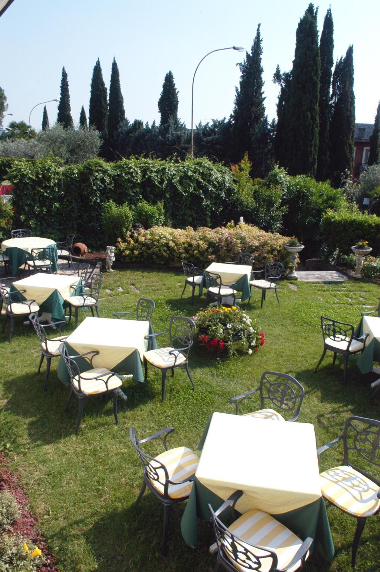 Hotel Smeraldo Lazise Exterior photo