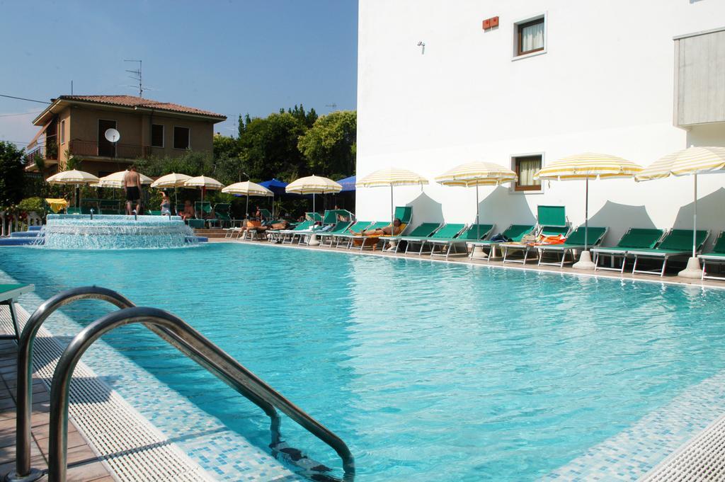 Hotel Smeraldo Lazise Exterior photo