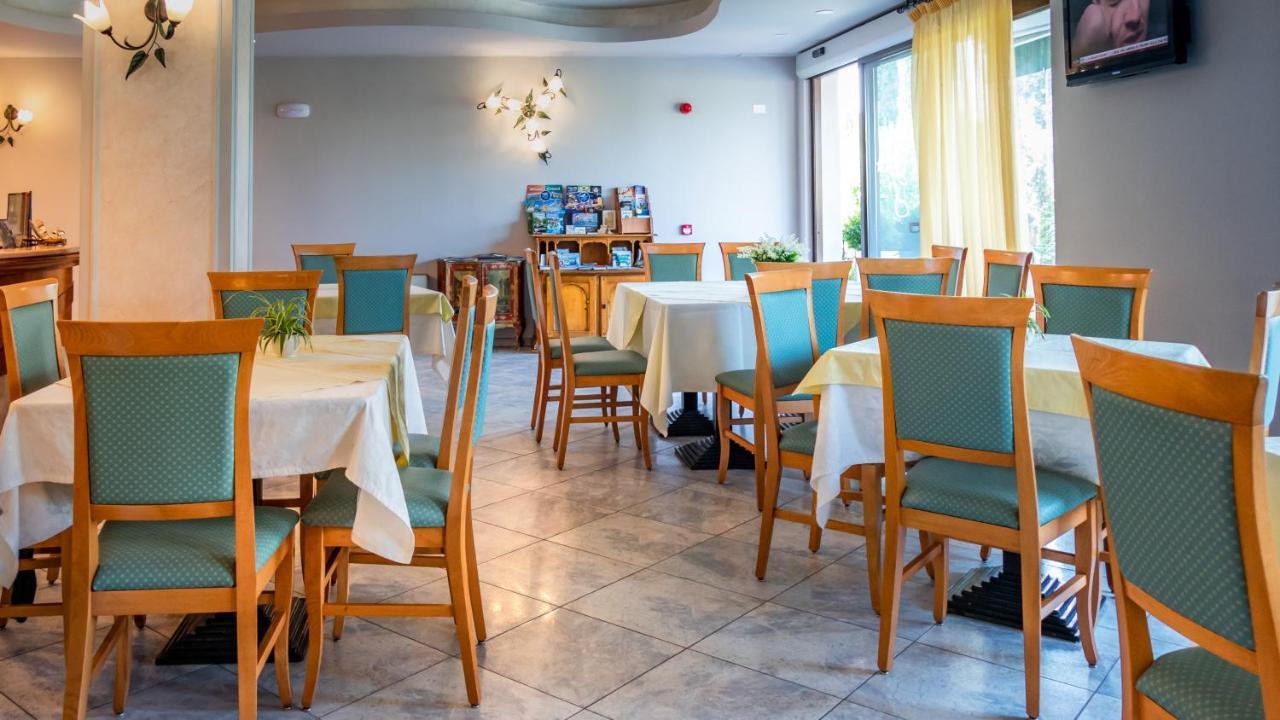 Hotel Smeraldo Lazise Exterior photo